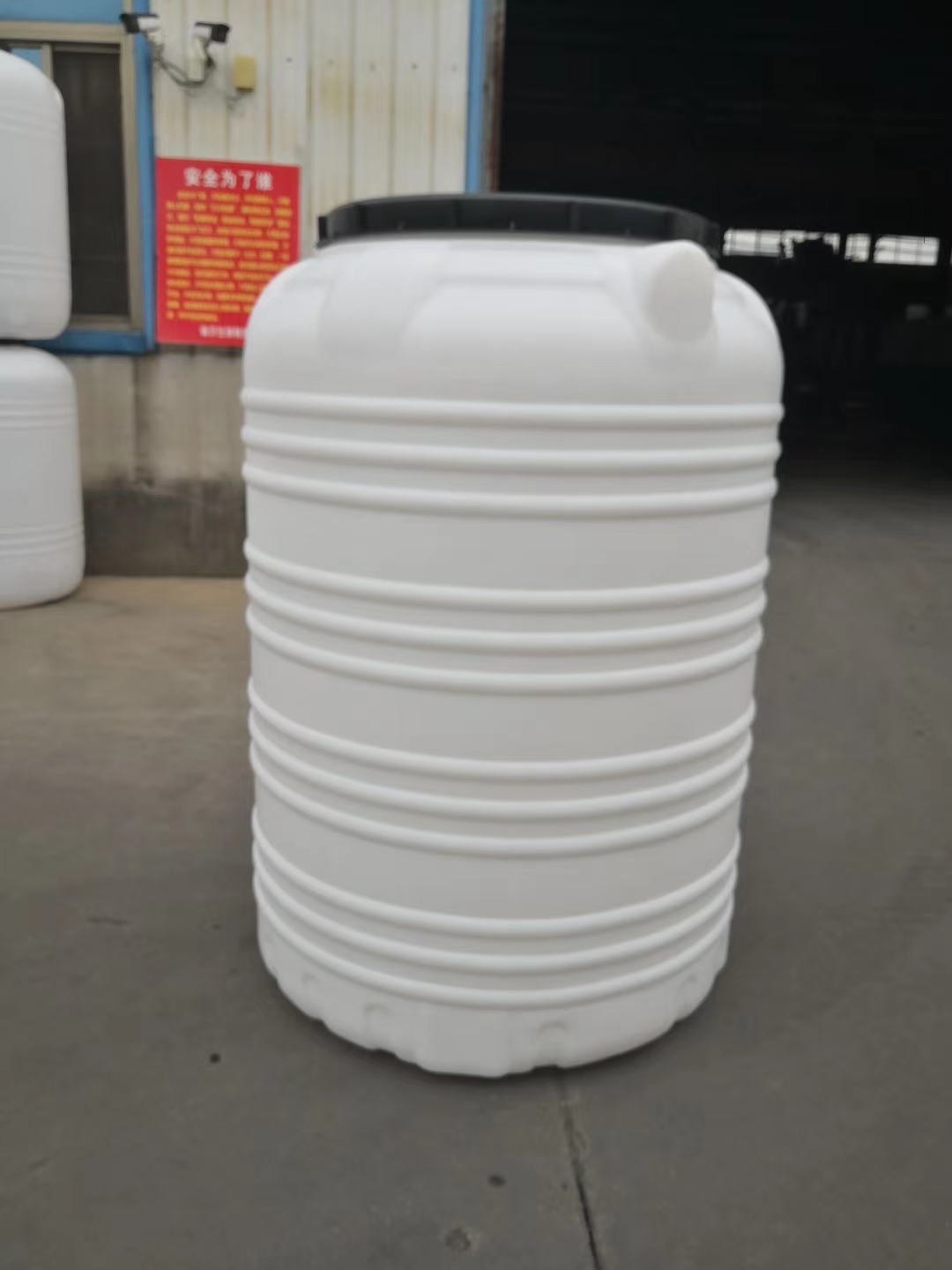1噸塑料（liào）桶，1噸塑料水塔